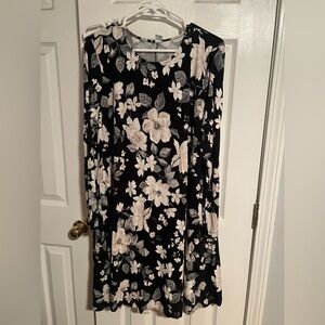 Old Navy Black Floral Long Sleeve Shift Dress